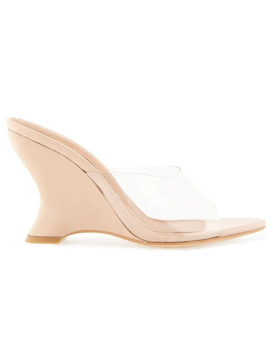 Босоножка на танкетке с прозрачной вставкой Tabby Wedge Lucite Christian Siriano — изображение 2 из 5, прозрачный