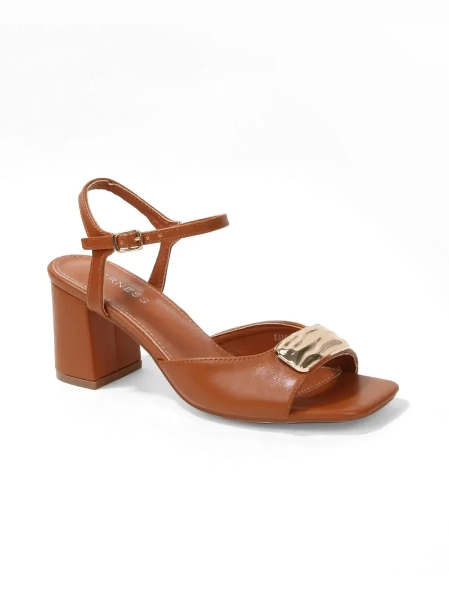 Босоножки на устойчивом каблуке Kade Nugget Accent Block Heel BERNESS — изображение 1 из 6, верблюжий