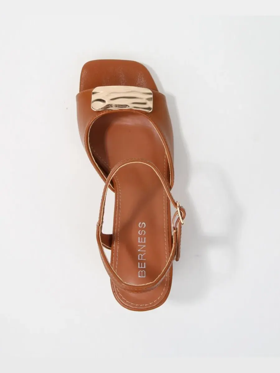 Босоножки на устойчивом каблуке Kade Nugget Accent Block Heel BERNESS — изображение 4 из 6, верблюжий