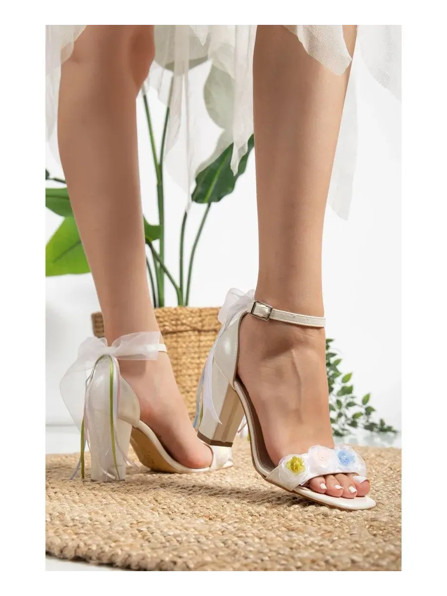 Босоножки свадебные с цветочными аппликациями и бантом Nikki Lace Forever & Always Shoes — изображение 4 из 5, слоновая кость