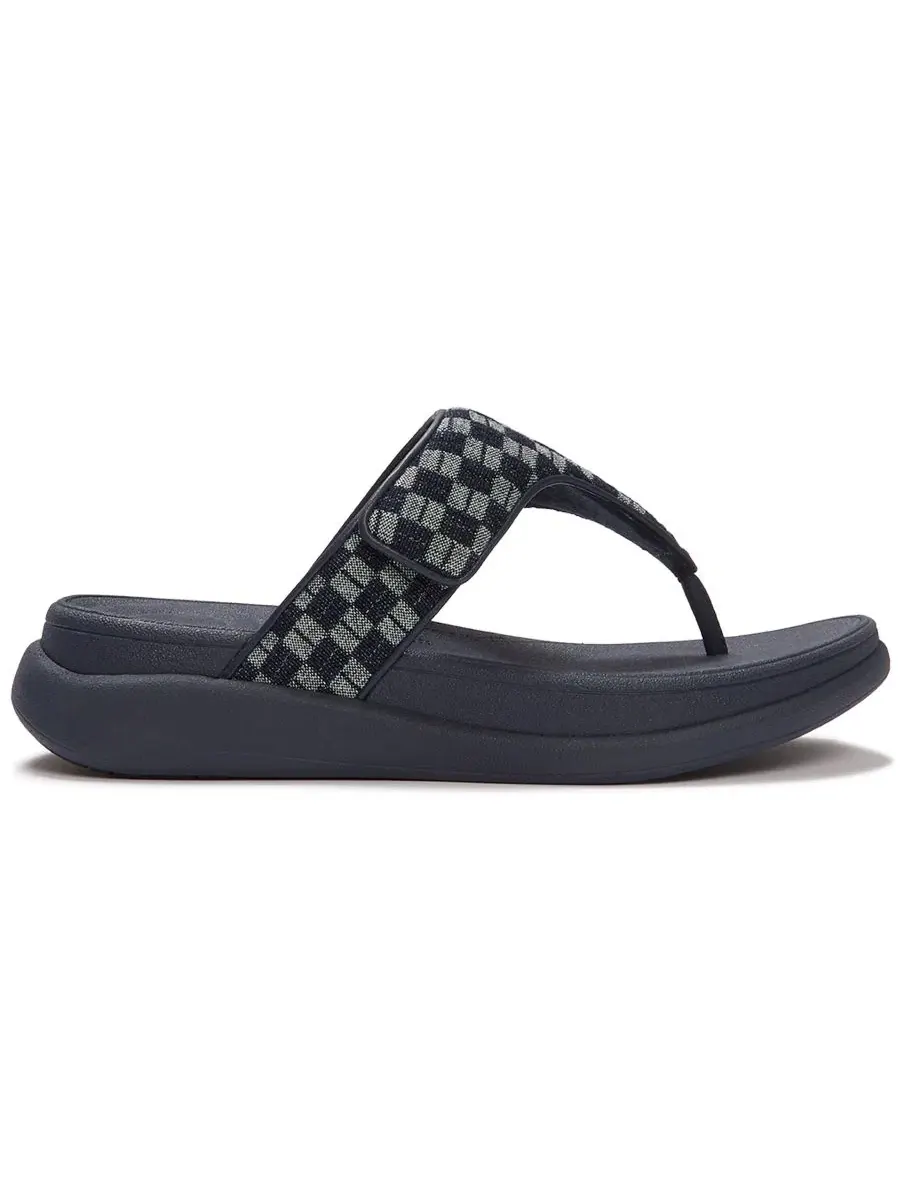 Сандалии с клином F-Mode Go Checkerboard-Denim FitFlop — изображение 2 из 6, темный джинсовый синий
