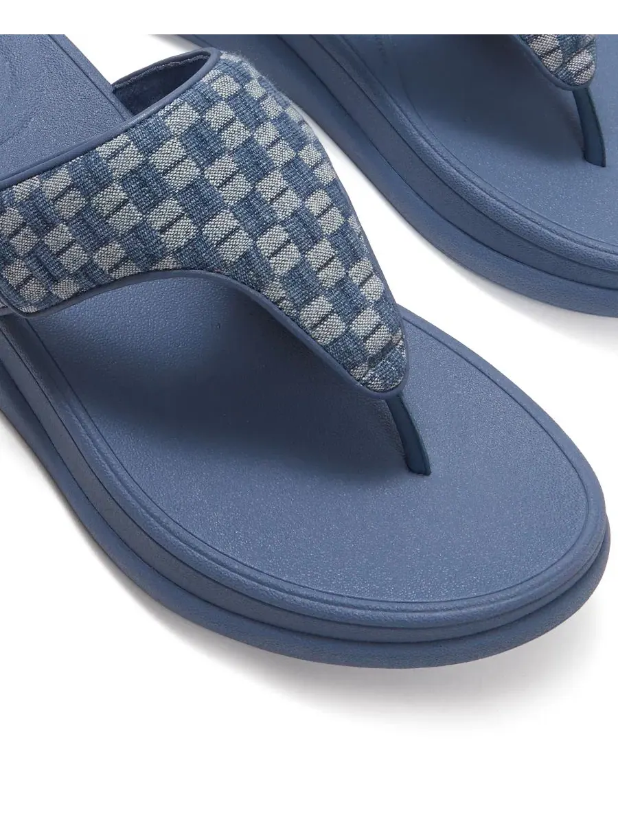 Сандалии-вьетнамки F-Mode Go Checkerboard-Denim FitFlop — изображение 5 из 6, светлый джинсовый синий