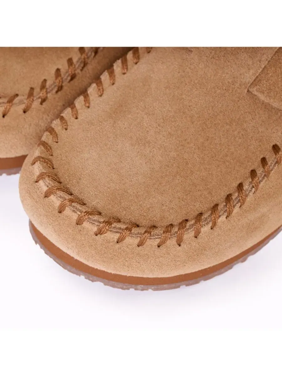 Женские замшевые сабо с регулируемой пряжкой Minnetonka — изображение 4 из 6, корица