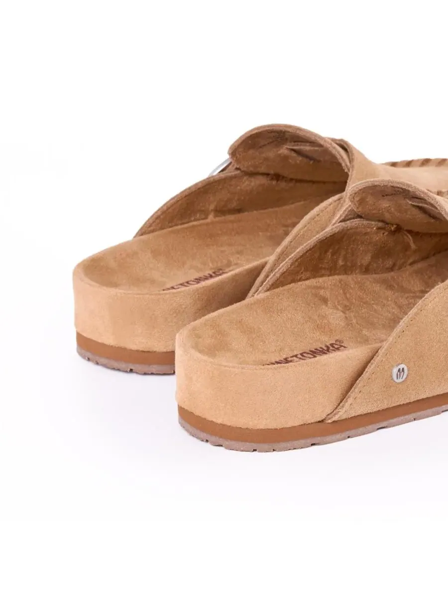 Женские замшевые сабо с регулируемой пряжкой Minnetonka — изображение 5 из 6, корица