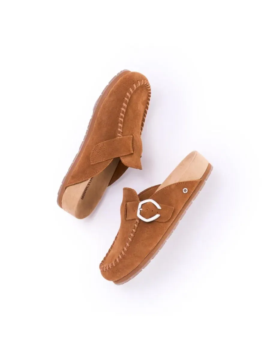 Женские замшевые сабо с регулируемой пряжкой Minnetonka — изображение 4 из 7, коричневый