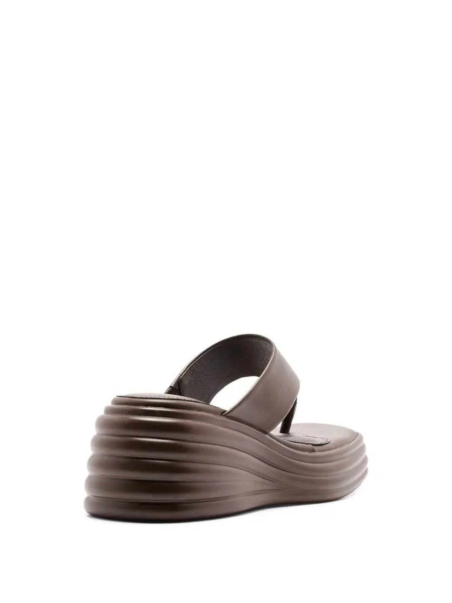 Босоножки на платформе с квадратным носком Frame Wedge Sandal Therapy Australia, Chocolate Smooth PU — изображение 3 из 5