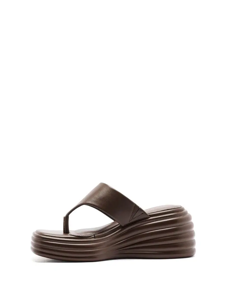 Босоножки на платформе с квадратным носком Frame Wedge Sandal Therapy Australia, Chocolate Smooth PU — изображение 4 из 5