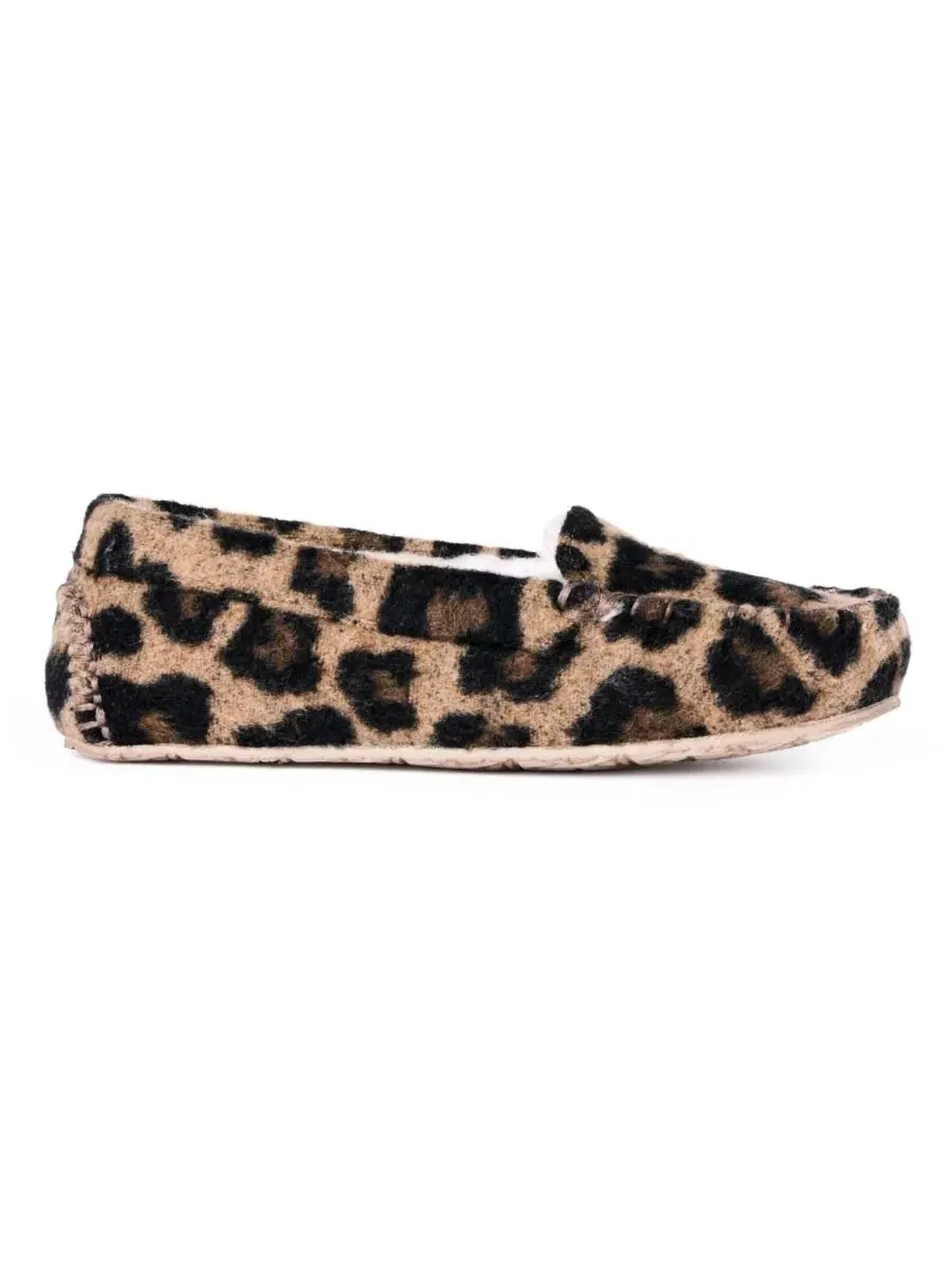 Женские тапочки-слипоны с меховой подкладкой Cosi Venetian Suede Minnetonka — изображение 3 из 5, коричневый