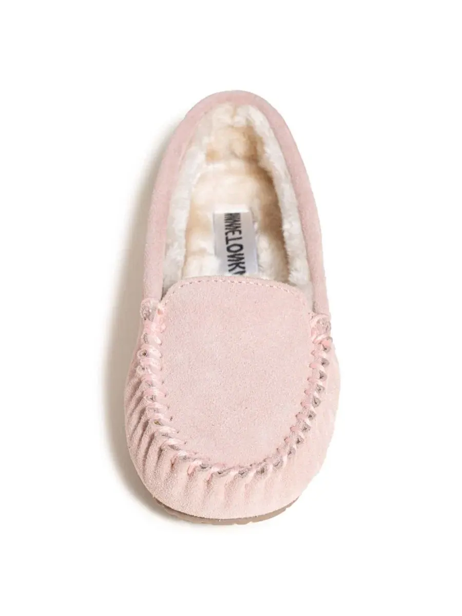 Женские тапочки-слипоны из замши, с меховой подкладкой Minnetonka — изображение 3 из 6, пудровый розовый