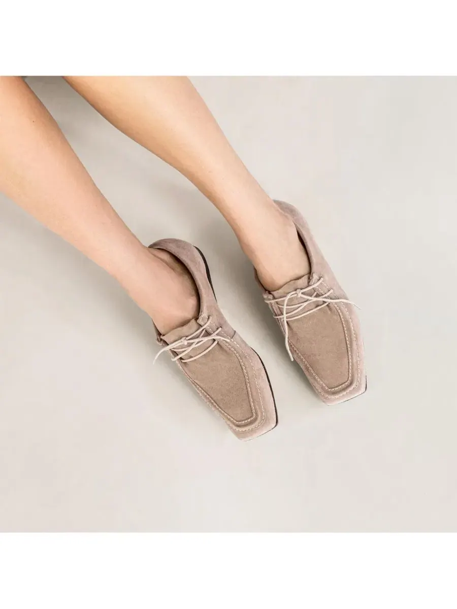 Женские балетки с квадратным носком на танкетке, модель Tate Bernardo Footwear — изображение 5 из 5, песчаник