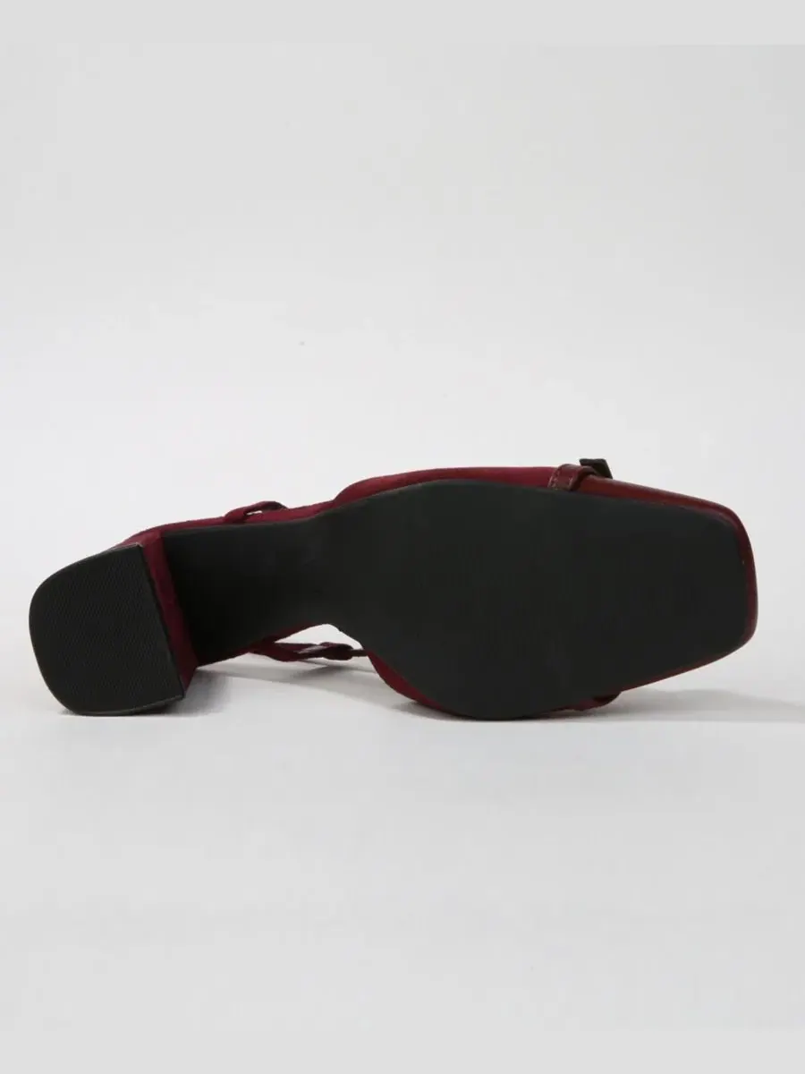 Женские босоножки на каблуке с мыском и пряжкой, модель Geena Toe Cap Slingback with Buckle Accent — изображение 5 из 5