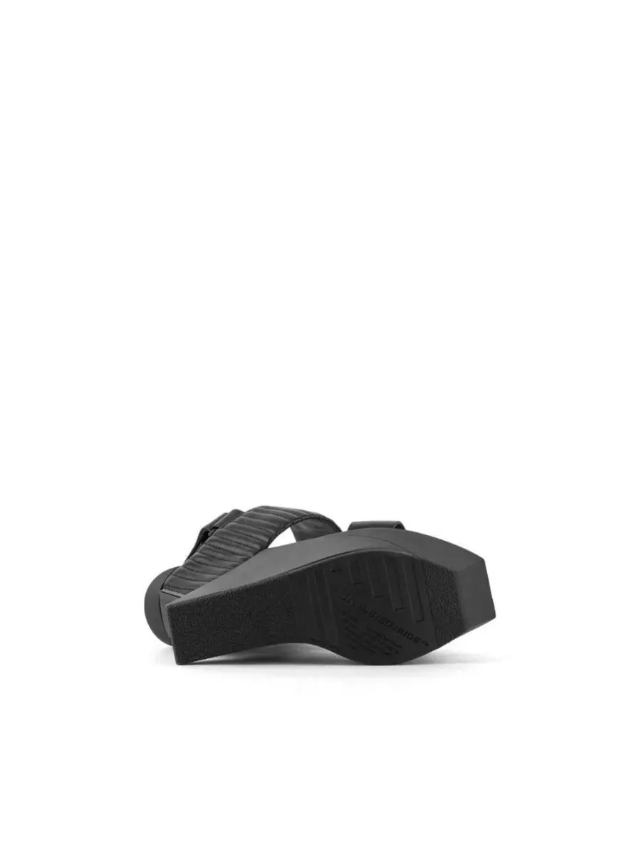 Сандалии с квадратным мысом, на платформе, с ремешком из стеганой овчины, Delta Wedge Puffier — изображение 5 из 6, черный