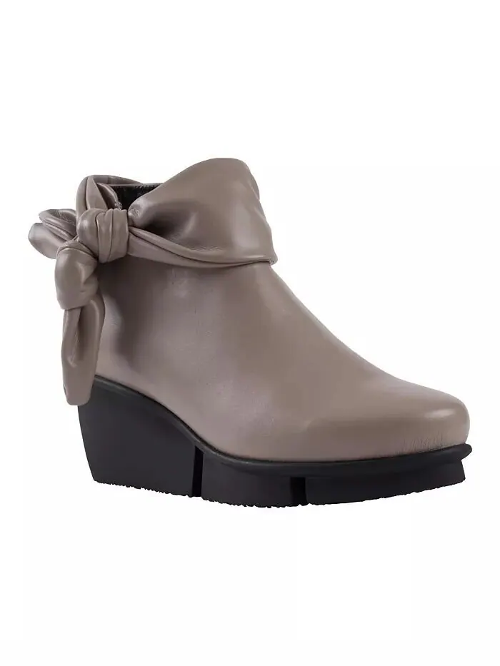 Женские ботильоны с бантом из лаванды GC Shoes