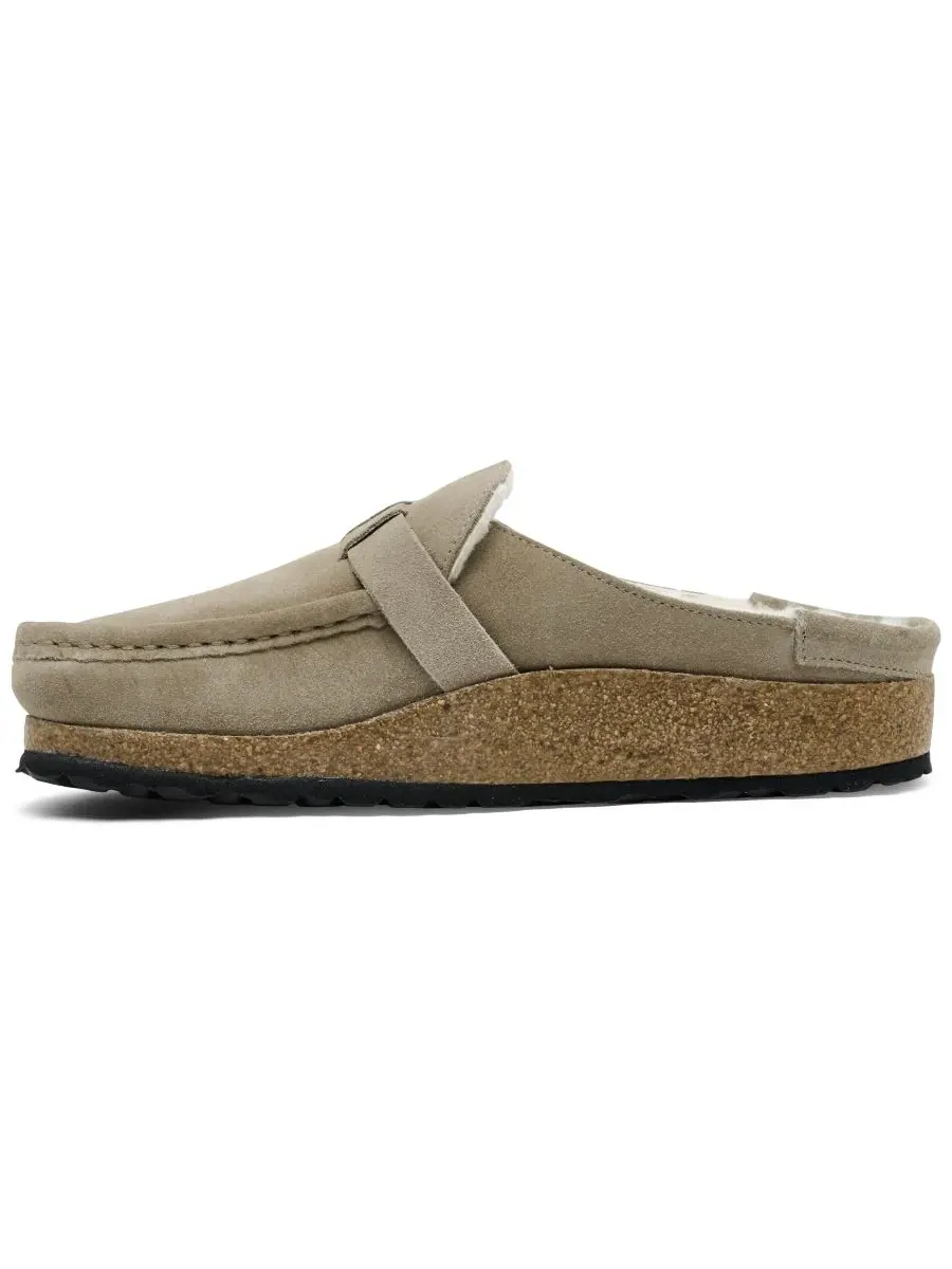 Женские сабо Buckley из замши и овчины от Finish Line Birkenstock — изображение 3 из 6, тауп