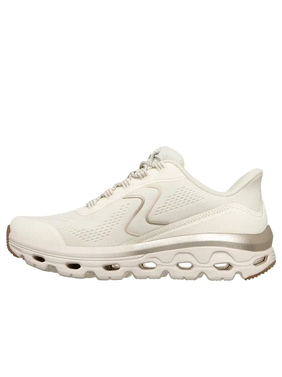 Женские слипоны: спортивные кроссовки для ходьбы с подошвой Glide-Step от Finish Line Skechers — изображение 3 из 6, шампань