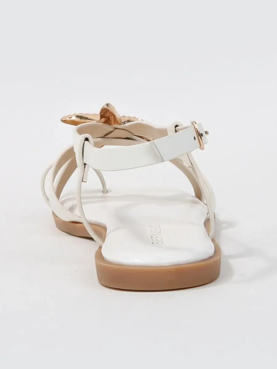 Босоножки с плоской подошвой и акцентом в виде морской звезды Kiana Starfish Accent Flat Sandals — изображение 3 из 7, белый