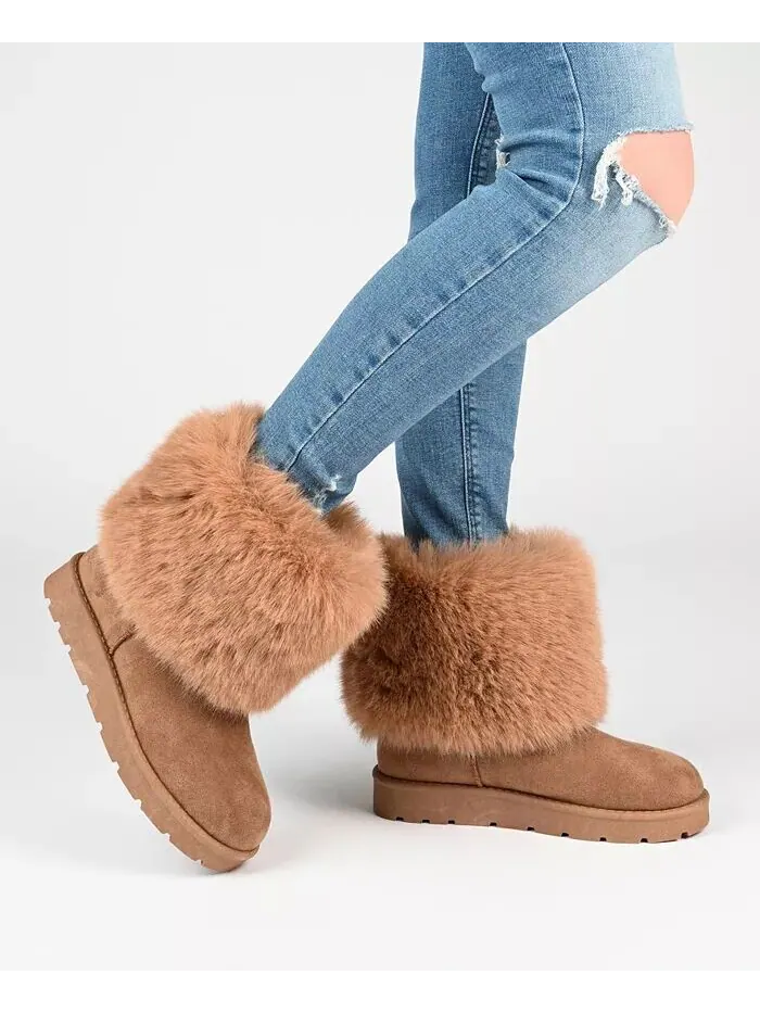 Женские сапоги Shanay Lug Sole Faux Fur для холодной погоды Journee Collection — изображение 6 из 6, розовый