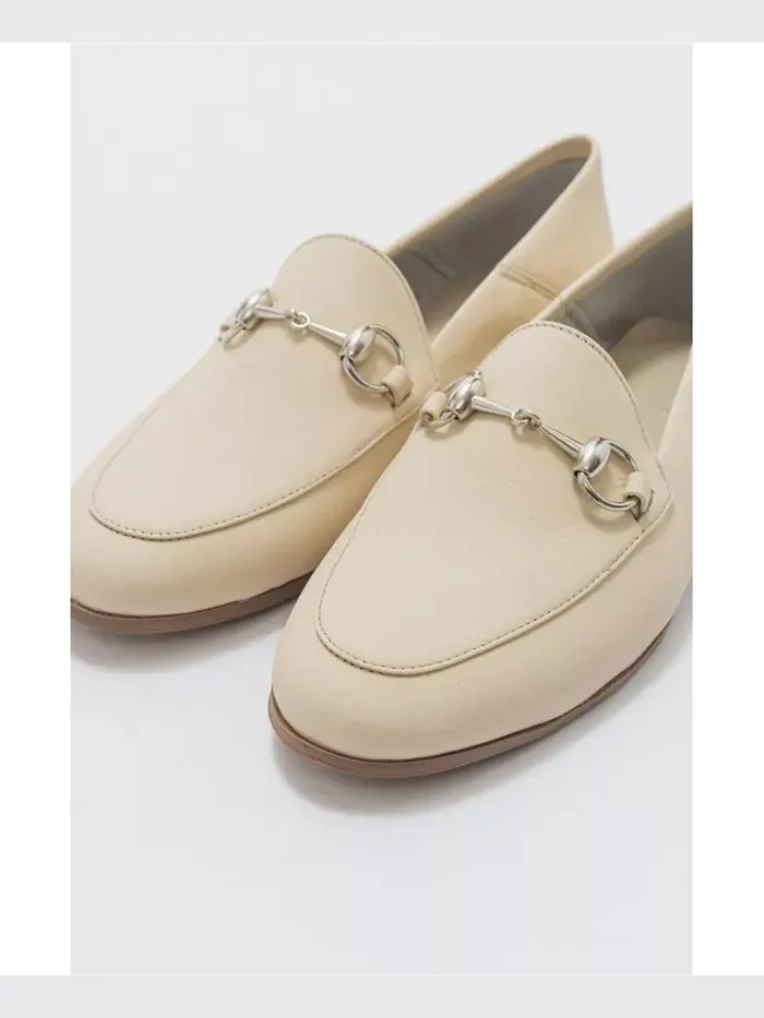 Пенни Лоферы с конской пряжкой из кожи Forever & Always Shoes — изображение 2 из 5, бежевый