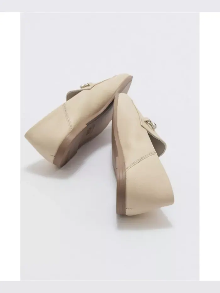 Пенни Лоферы с конской пряжкой из кожи Forever & Always Shoes — изображение 5 из 5, бежевый