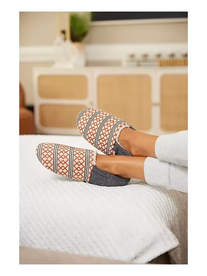Женские тапочки Laidback Slipper ручной вязки для дома с закрытой пяткой Feelgoodz — изображение 6 из 6, оранжевый