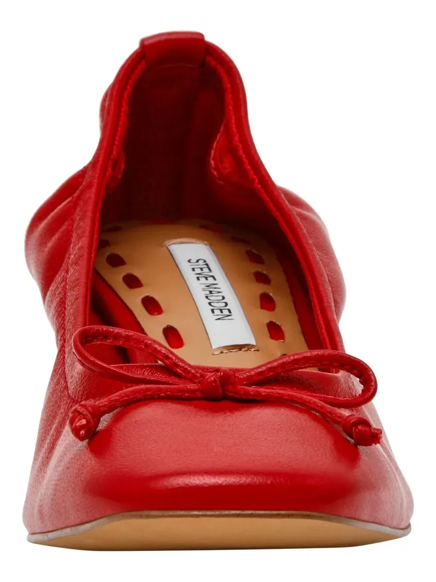 Балетки на устойчивом каблуке Coretta Block Heel Steve Madden — изображение 6 из 6, красный
