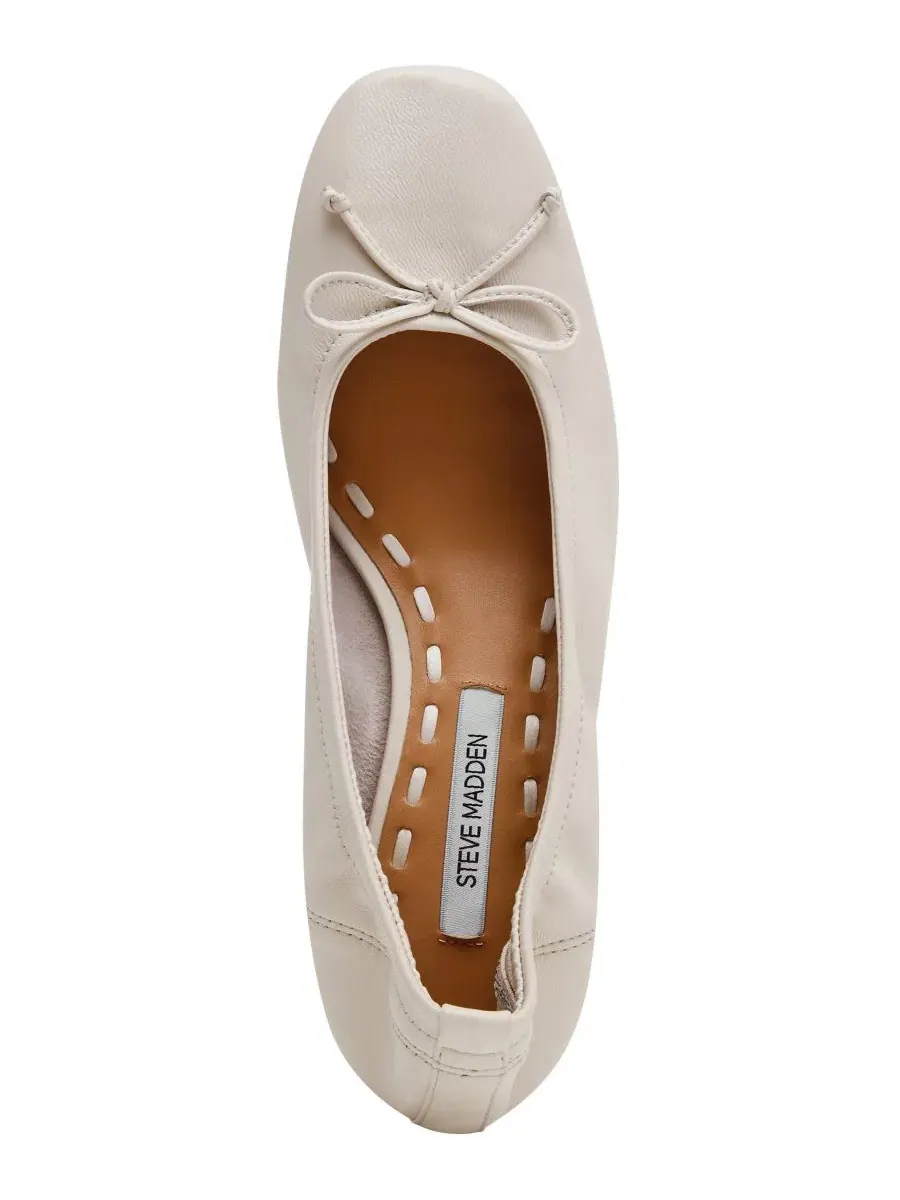 Балетки на каблуке Coretta Block Heel Steve Madden — изображение 4 из 6, белый