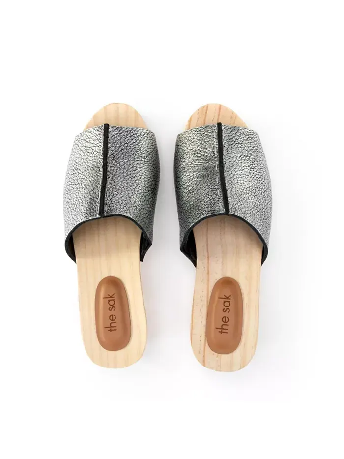 Женские сандалии Ella Clog The Sak — серебристый