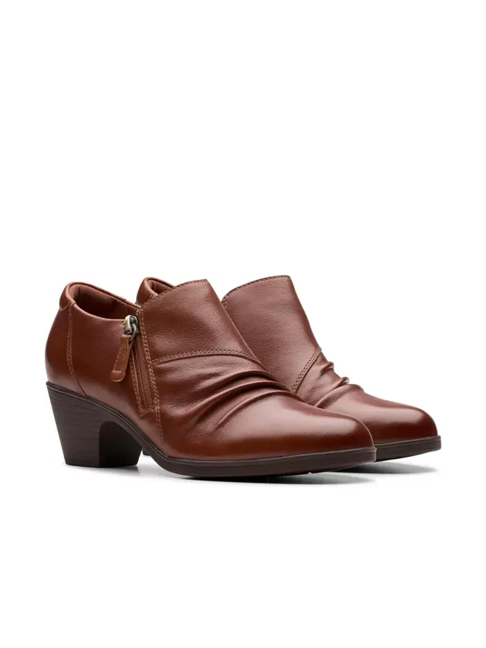 Ботинки женские Clarks Emily 2 Braley кожаные на блочном каблуке — изображение 11 из 13, коричневый