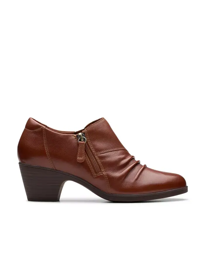 Ботинки женские Clarks Emily 2 Braley кожаные на блочном каблуке — изображение 8 из 13, коричневый