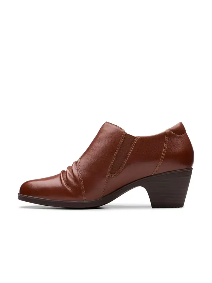 Ботинки женские Clarks Emily 2 Braley кожаные на блочном каблуке — изображение 9 из 13, коричневый