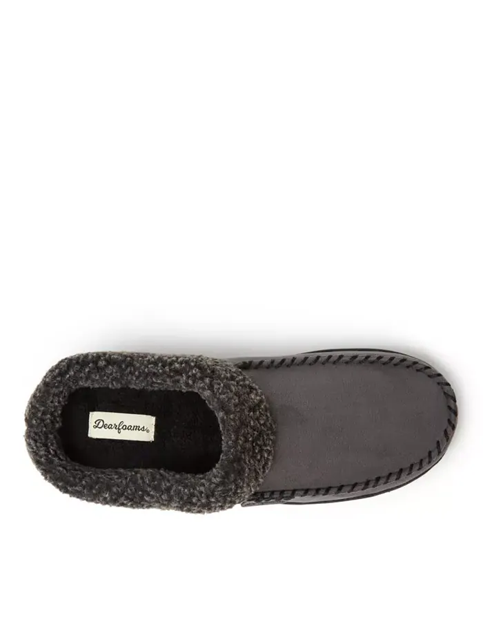 Мужские домашние тапочки-клоги Moccasin Toe из микро-замши Dearfoams — изображение 2 из 5, серый
