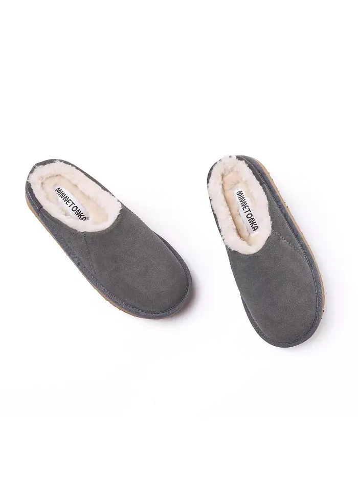 Женские замшевые тапочки Coze Around Clog Minnetonka — изображение 3 из 6, серый