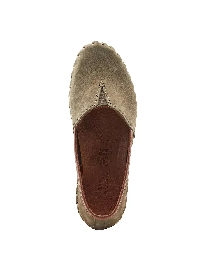 Kathaleta Suede Slip-On Comfort Туфли на плоской подошвеs с V-образной эластичной выемкой — изображение 3 из 6, зеленый