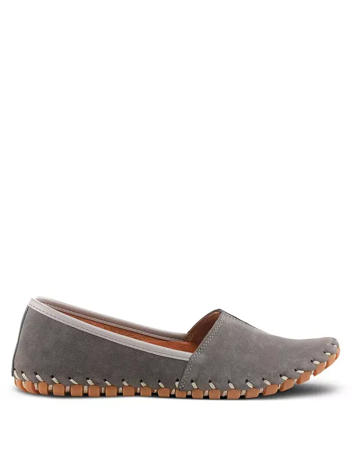 Kathaleta Suede Slip-On Comfort Туфли на плоской подошвеs с V-образной эластичной выемкой — изображение 5 из 6, серый