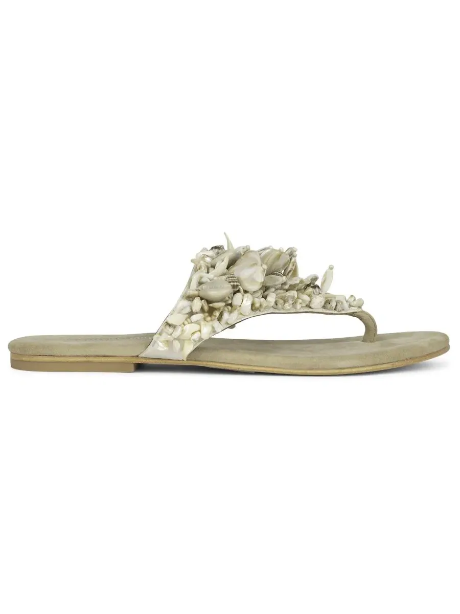 Женские сандалии-вьетнамки Tidal Wave Shell Thong Flat Sandals Jeffrey Campbell — изображение 2 из 5, бежевый