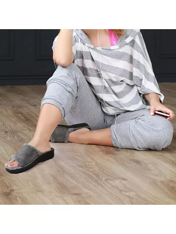 Женские слайды Aspen Fuzzy Strap с поддержкой свода стопы Aerothotic — изображение 4 из 5, серый