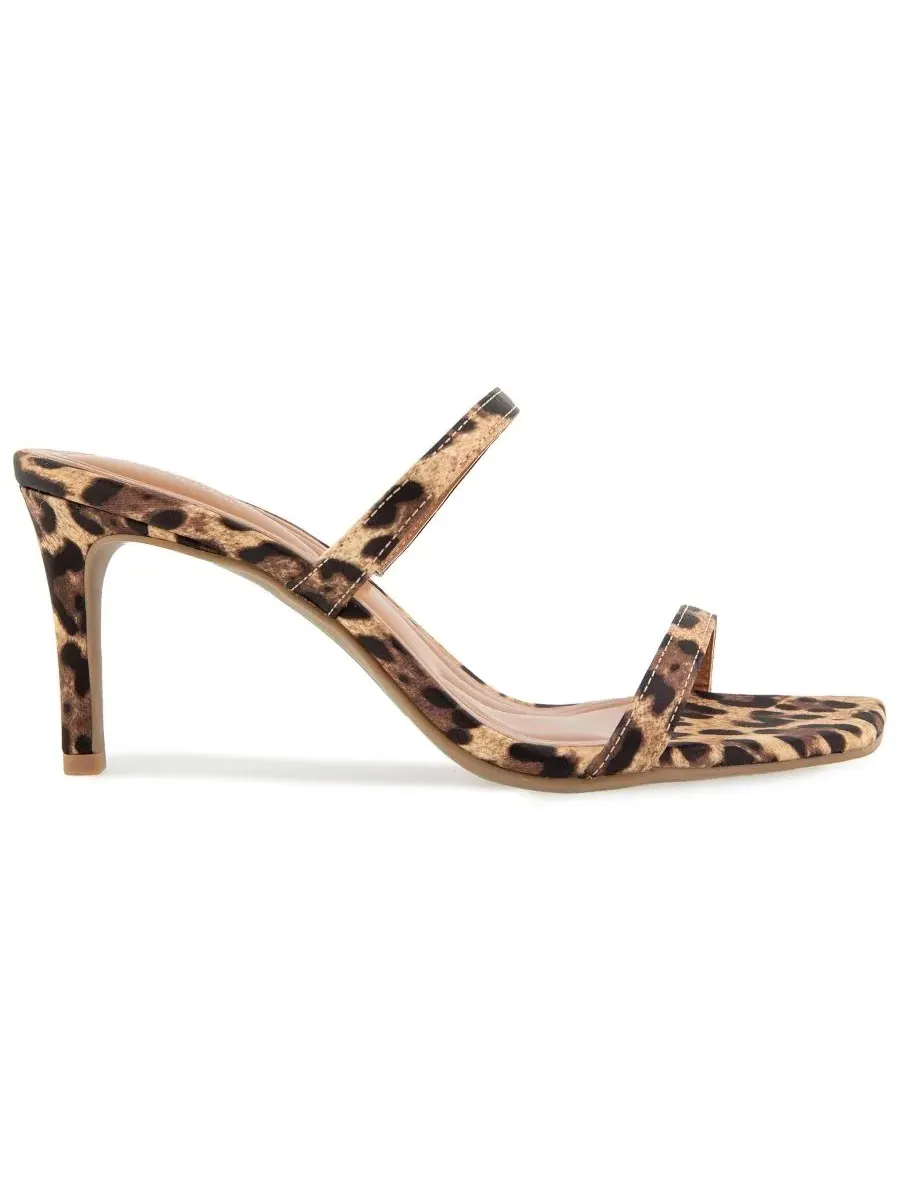 Женские сандалии Salin с двумя ремешками Christian Siriano, Cheetah Fabric — изображение 3 из 3