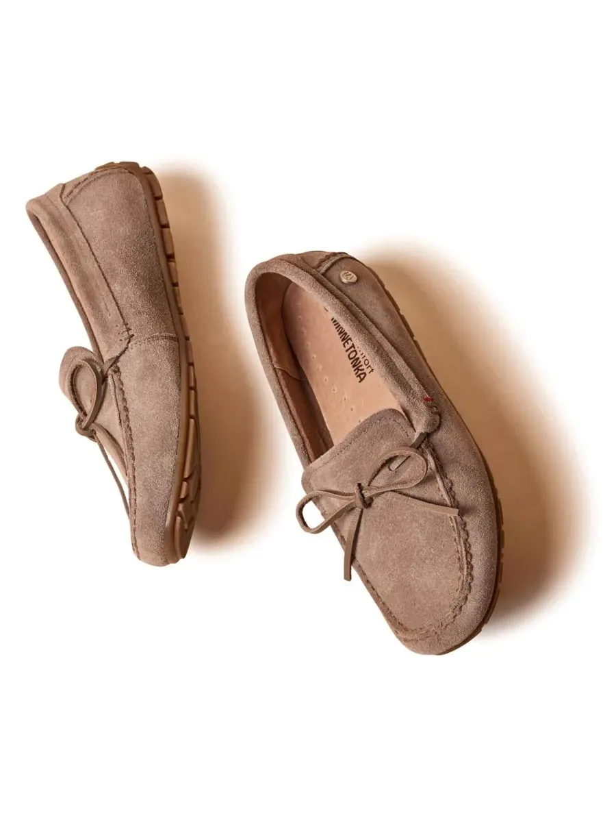Minnetonka Женские замшевые лоферы-мокасины — изображение 2 из 7, серый