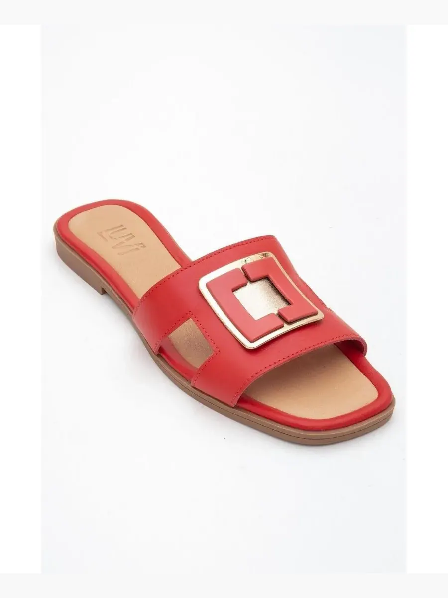 Кожаные шлепанцы MILLIE с пряжкой (женские) Forever & Always Shoes — изображение 3 из 5, красный