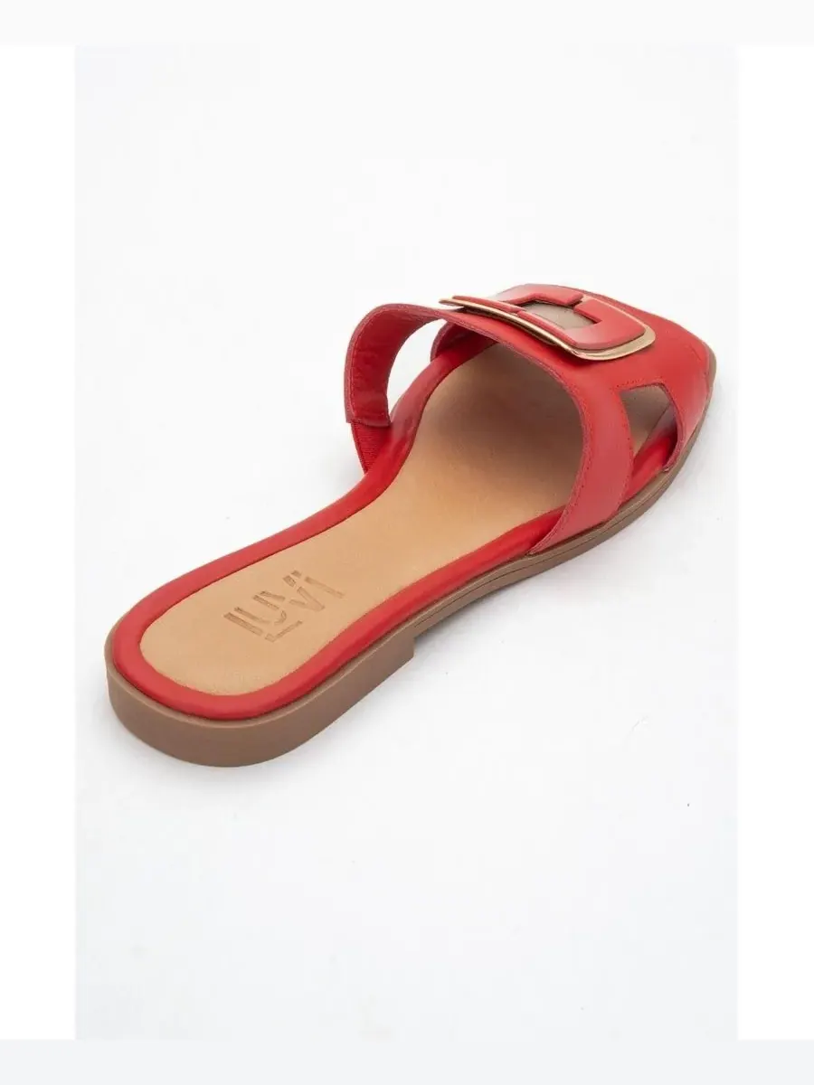 Кожаные шлепанцы MILLIE с пряжкой (женские) Forever & Always Shoes — изображение 4 из 5, красный