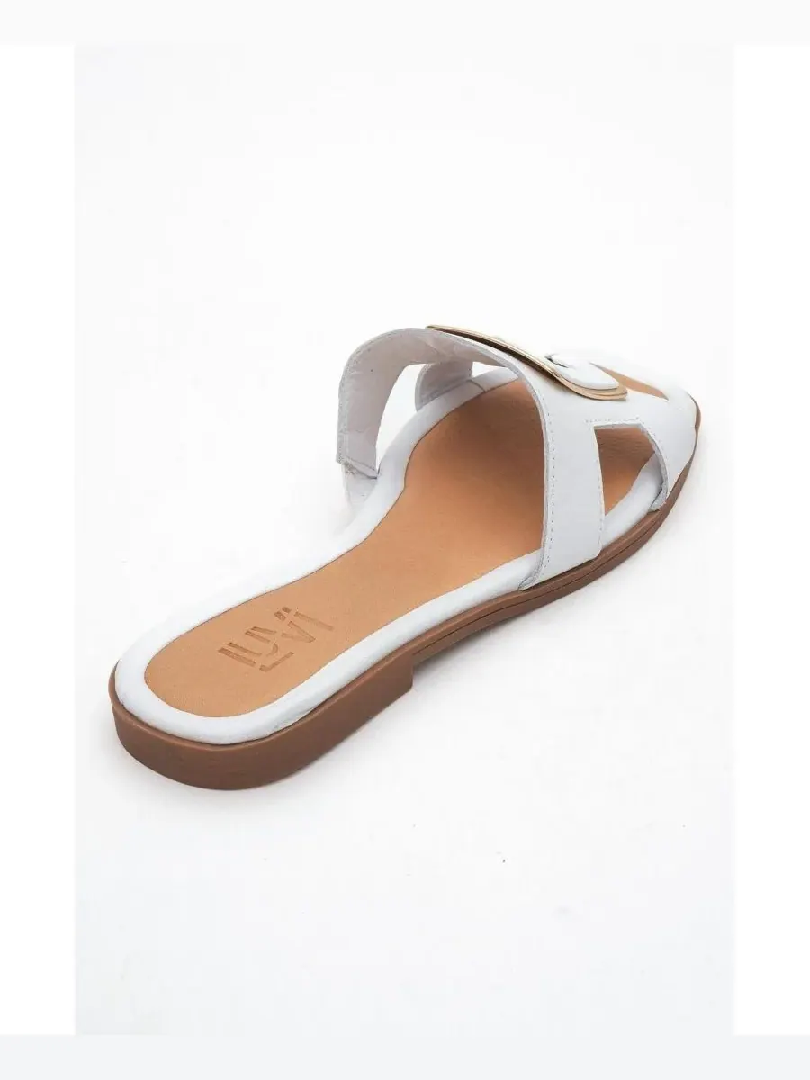 Кожаные шлепанцы MILLIE с пряжкой (женские) Forever & Always Shoes — изображение 4 из 5, белый
