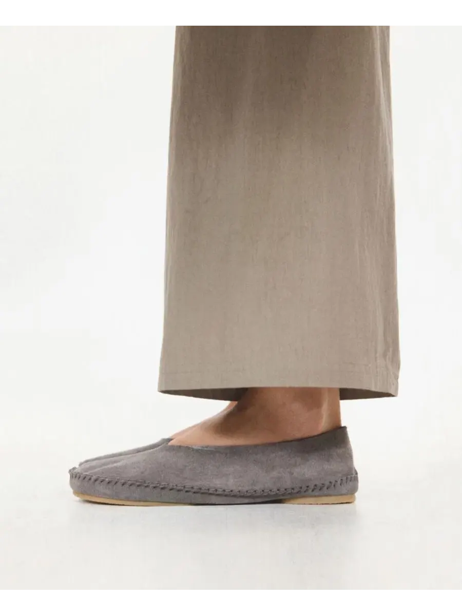 Женские туфли с декоративной строчкой, модель Stitching Detail Split Leather MANGO — изображение 3 из 7, серый