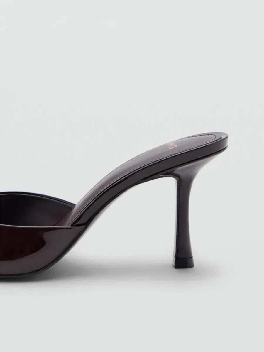 Босоножки на каблуке из лаковой кожи, с открытым носком, модель Slingback MANGO — изображение 2 из 4, темный красный