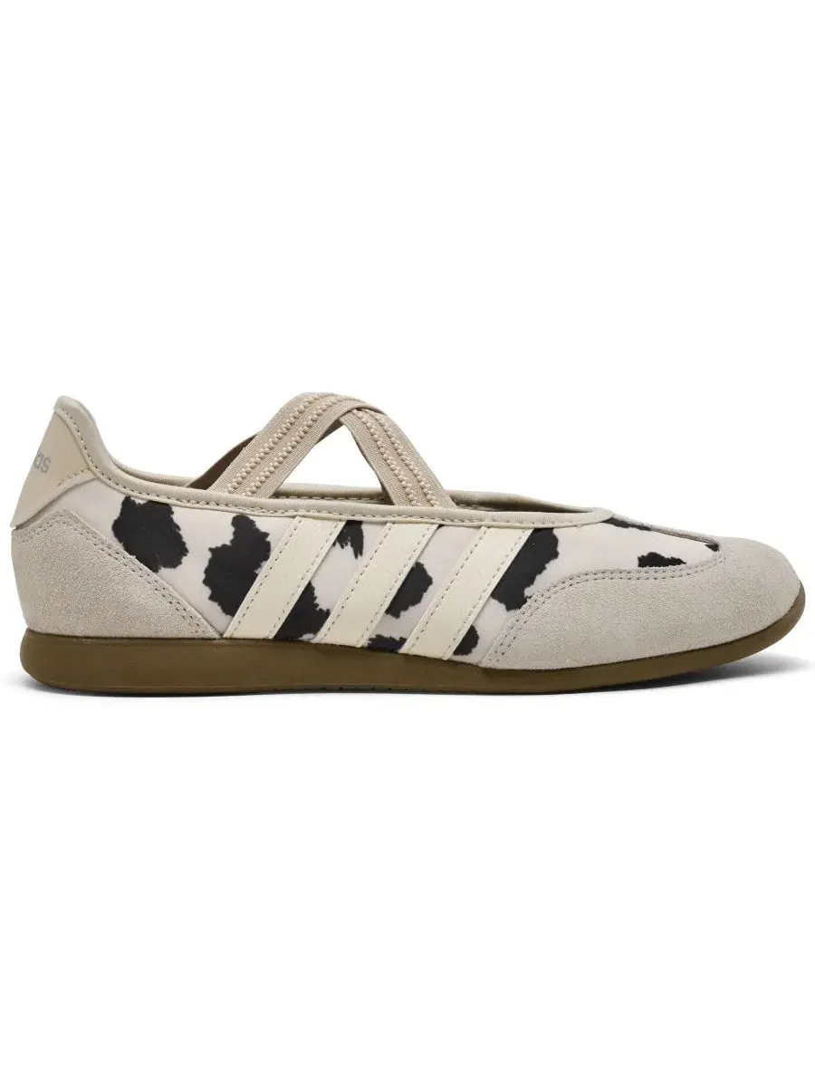 Кроссовки-мэри джейн с принтом коровы Barreda Mary Jane Cow Print Sneakers adidas — изображение 2 из 6, белый