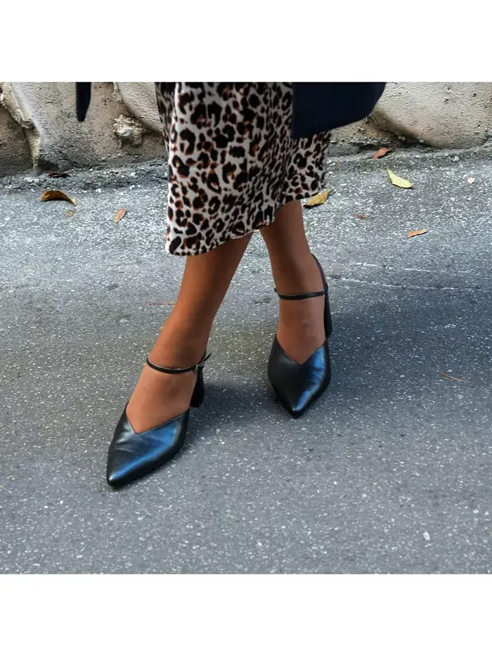 Женские черные тапочки Amal Customizable V Mule Alterre — изображение 4 из 5, черный