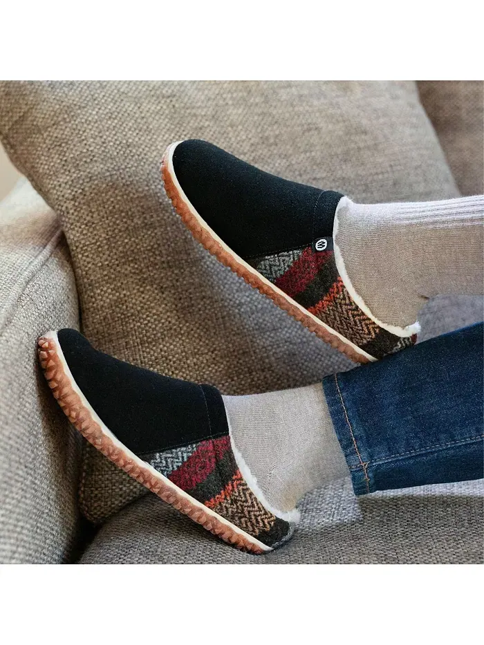 Тапочки-клоги Tahoe Minnetonka — изображение 6 из 6, черный мульти