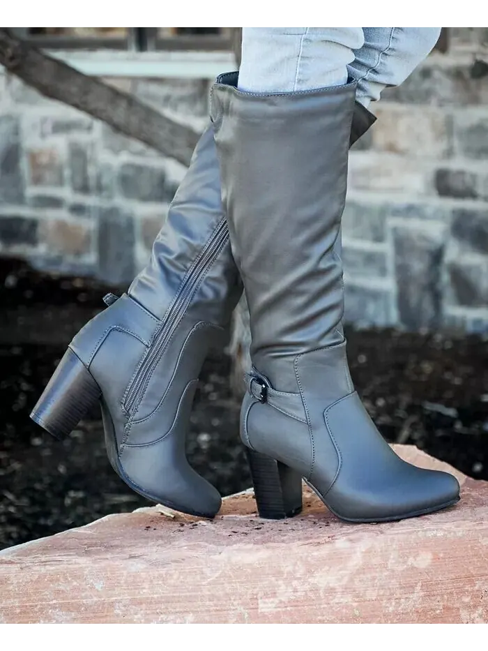 Женские сапоги Carver Block Heel до колена Journee Collection — изображение 6 из 6, бежевый