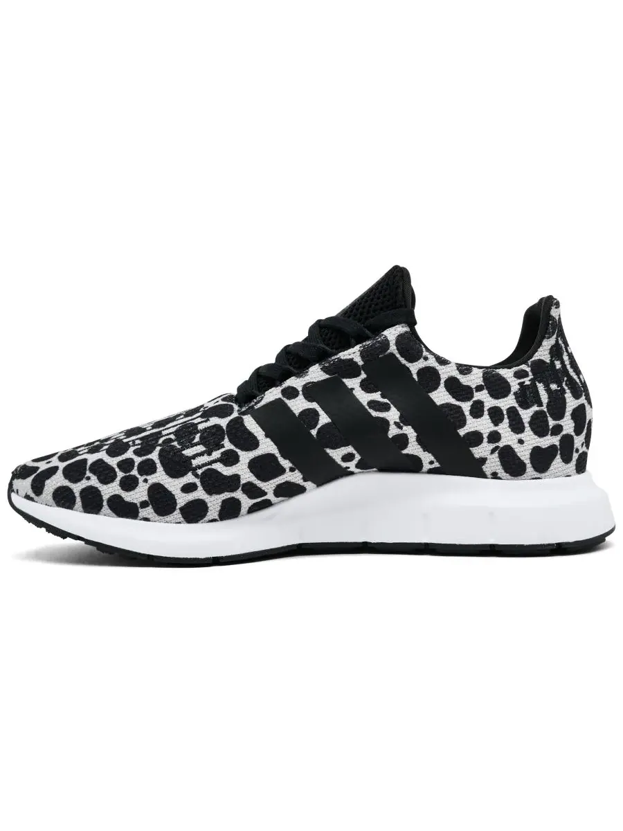 Женские повседневные кроссовки Swift Run 1.0 с анималистическим принтом от Finish Line Adidas — изображение 3 из 6