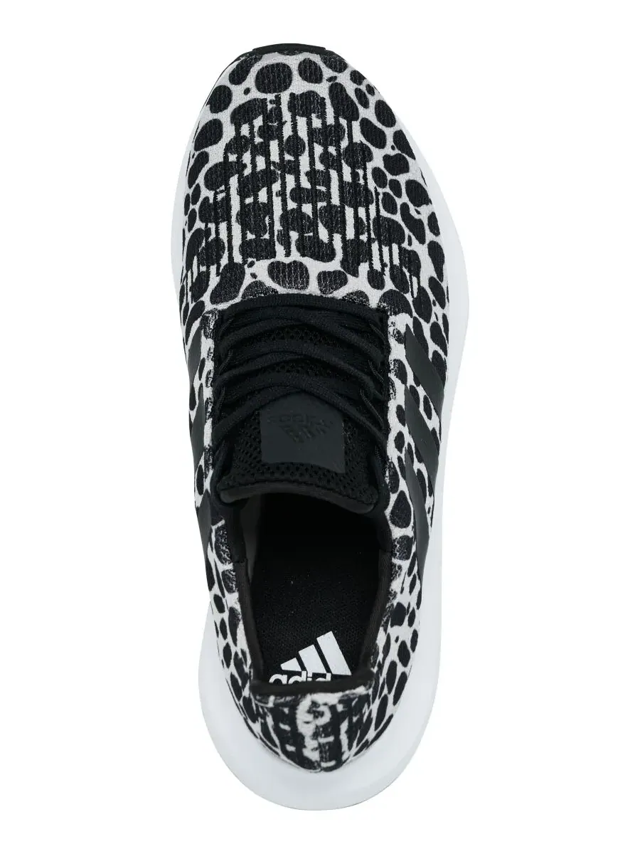 Женские повседневные кроссовки Swift Run 1.0 с анималистическим принтом от Finish Line Adidas — изображение 5 из 6
