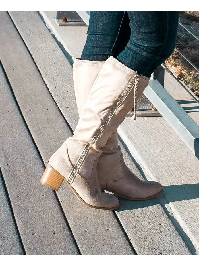 Женские сапоги Sanora Wide Calf Stacked Heel Mid Shaft Journee Collection — изображение 8 из 12, коричневый